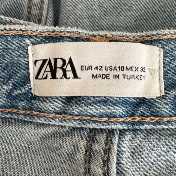 ZARA WIDE LEG FULL LENGTH LIGHT WASH JEANS SZ 10 - Picture 7 of 9